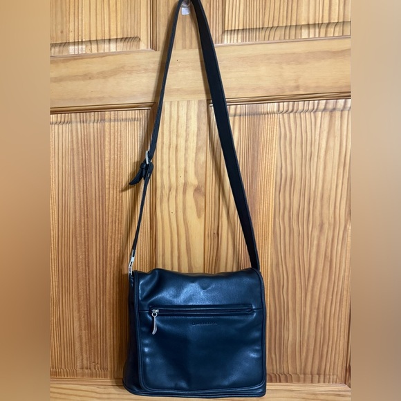 Liz Claiborne simplistic Black slim medium Leather Crossbody Adjustable Strap - Picture 1 of 13